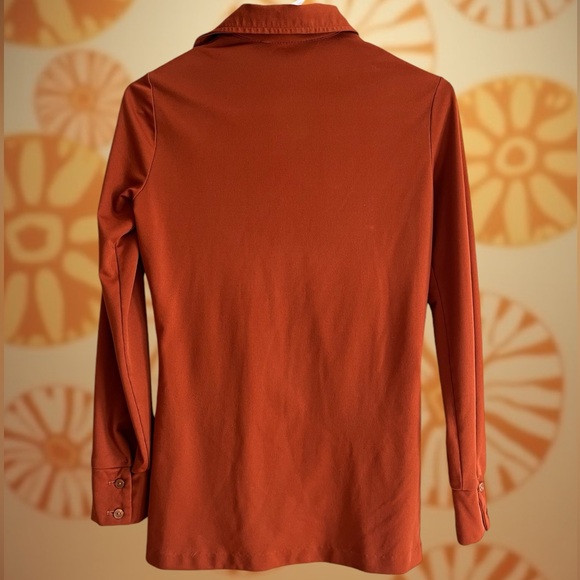 60s burnt orange polyester blouse - Picture 2 of 3